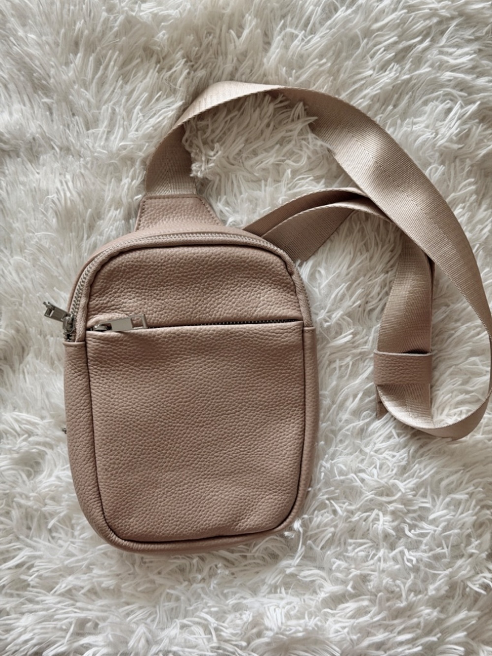 NWT~Concept Global~Beige Leather Travel Sling Bag~Large - Picture 5 of 7